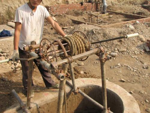 人工挖孔桩水钻机械设备 人工挖孔桩水钻施工安全技术交底