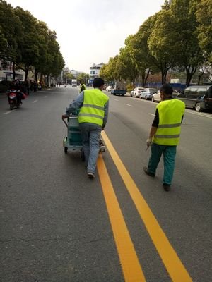 地下車庫劃線施工 道路劃線 聊城停車位標(biāo)線定制