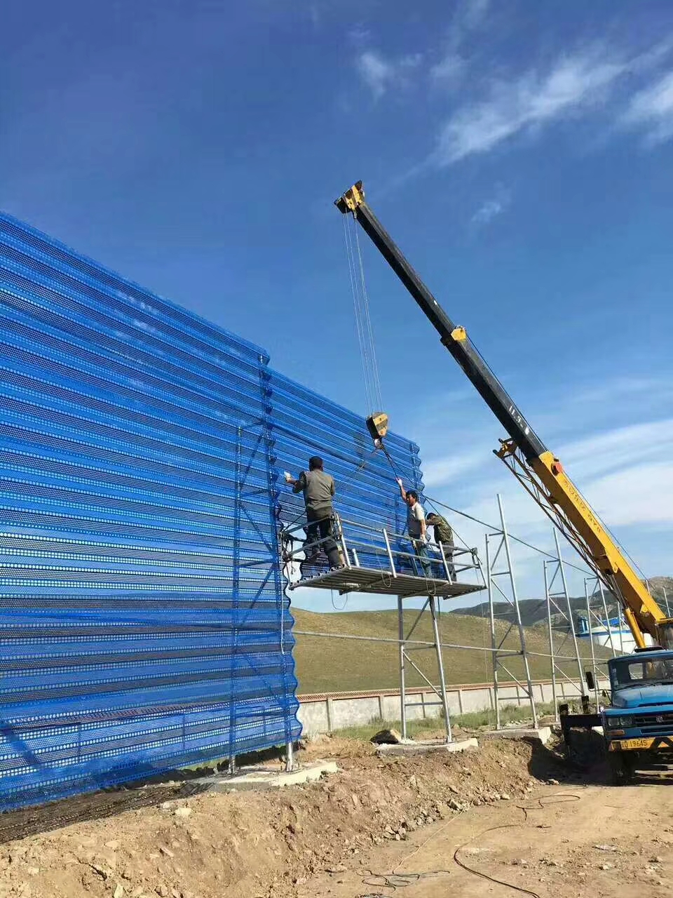 建筑工地用爬架网 冲孔镀锌爬架网