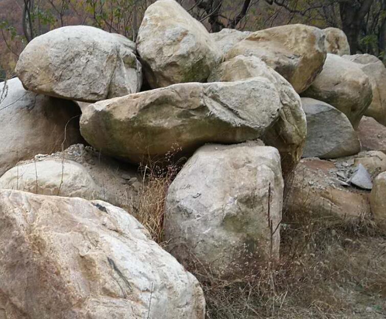 石头在西安假山上的运用