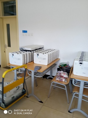 学校多媒体电教室设备除尘保养 投影机维护维修