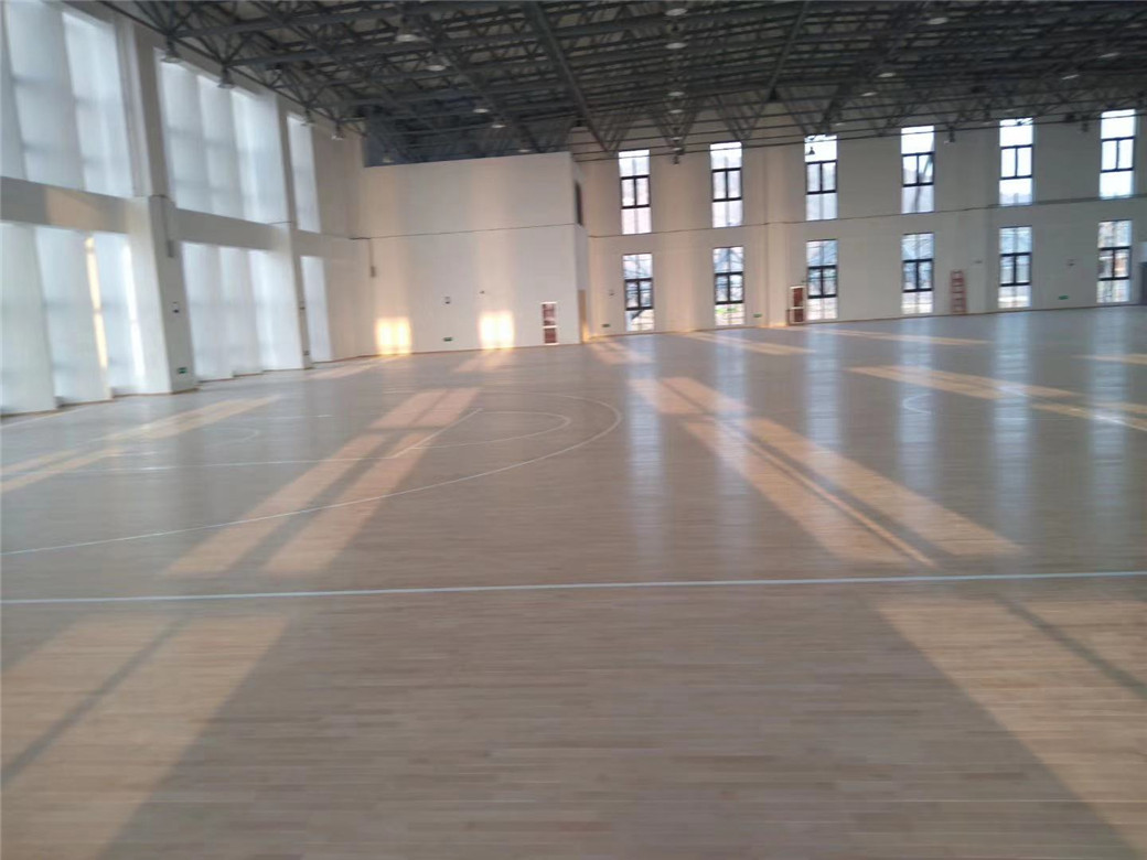 临沧学校篮球馆木地板