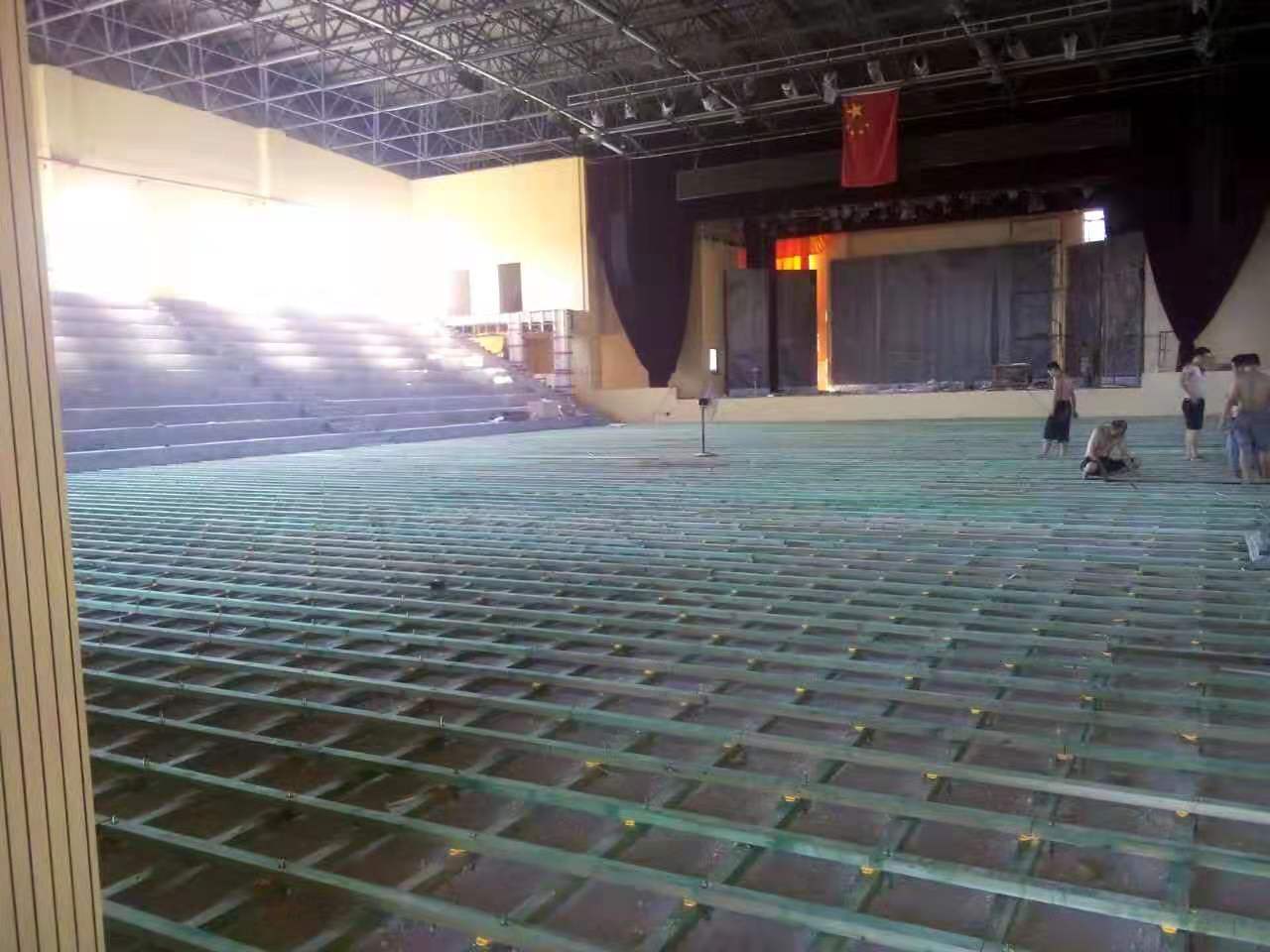 柞木运动木地板安装价格