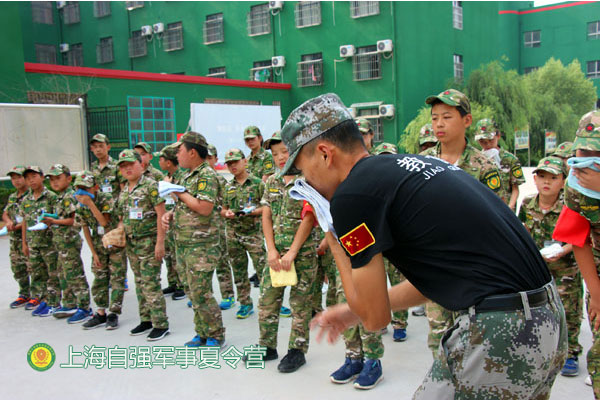 上海长宁区夏令营机构排名—军事夏令营报名一般多少钱