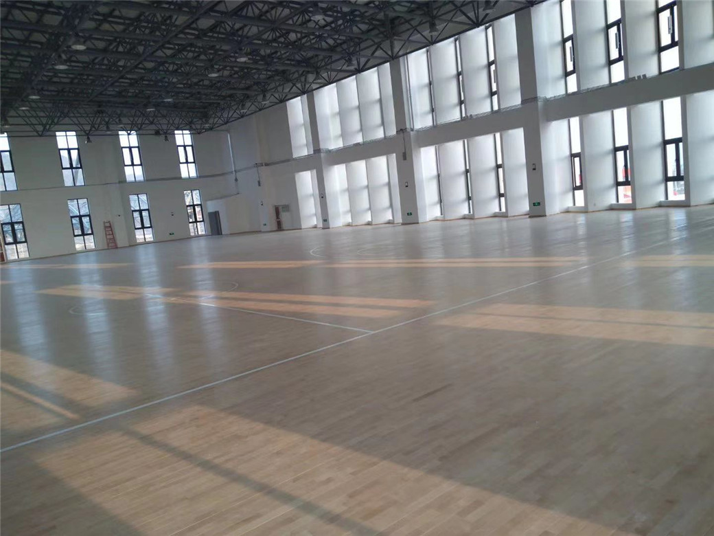 渭南活动中心木地板定制 羽毛球馆木地板 长期维护