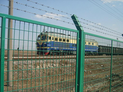 城际铁路防护隔离栅 公路护栏网厂家批量供应