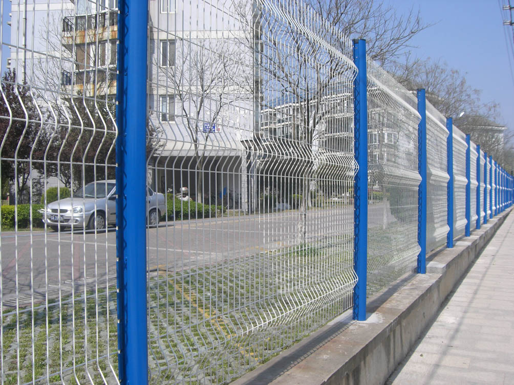 金栏双边丝护栏网 倾斜角护栏 边框护栏网 铁网护栏厂家