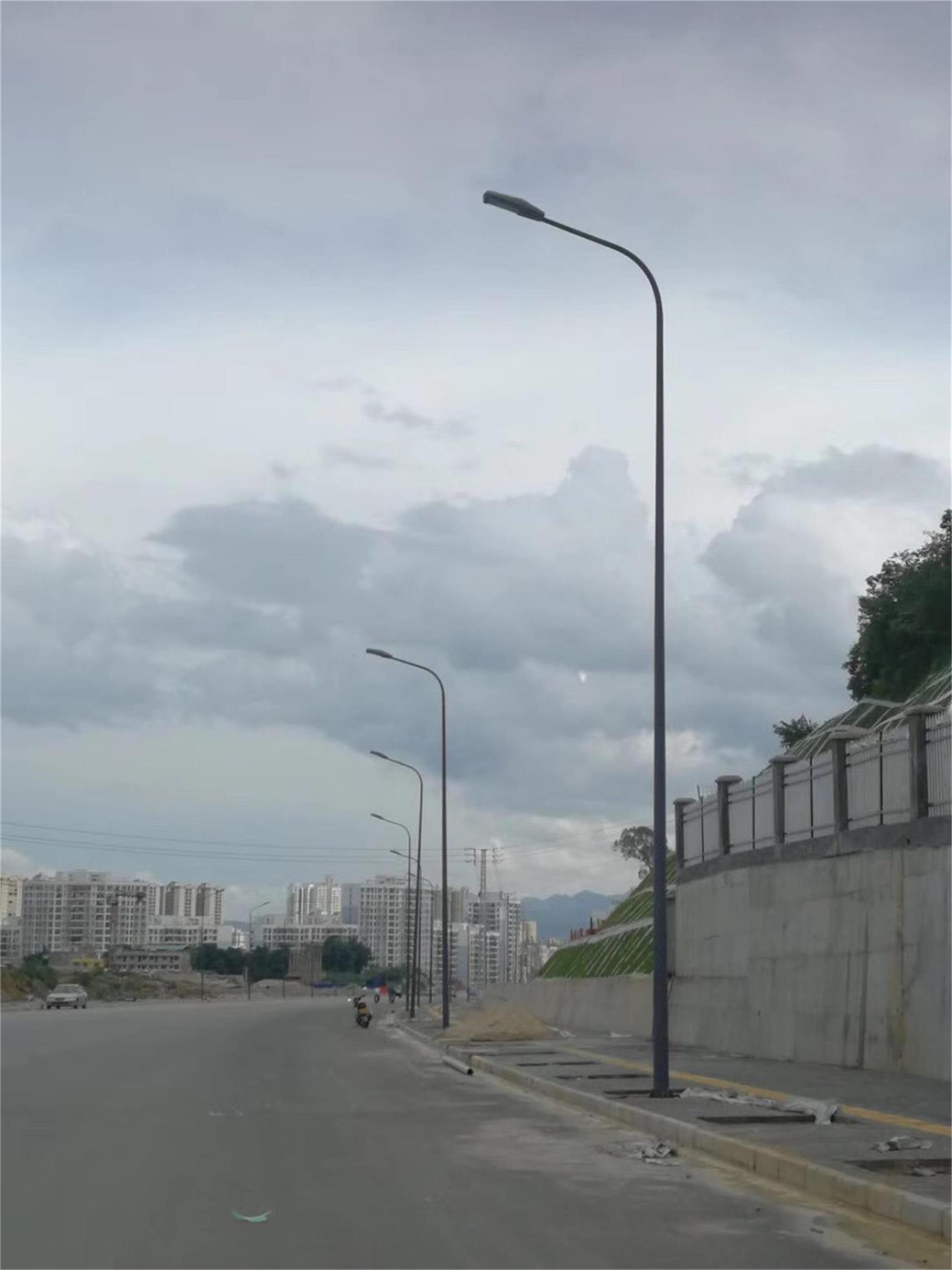 黑龙江太阳能路灯杆定制