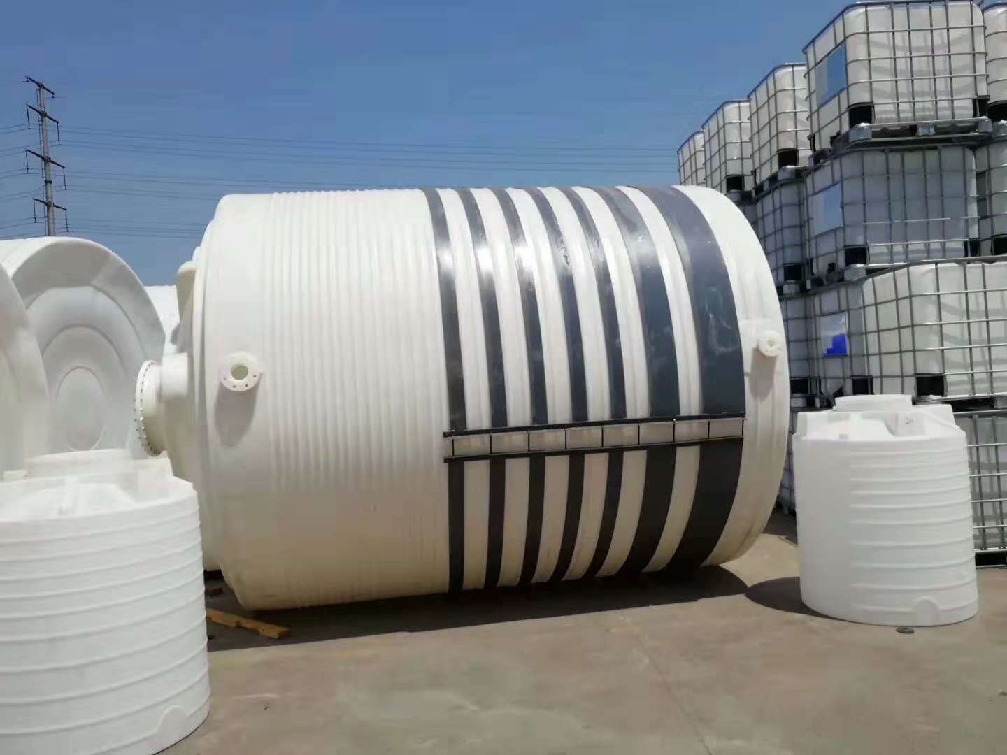 30吨白色蓄水罐重庆生产厂家 塑料桶塑料水箱塑料储罐
