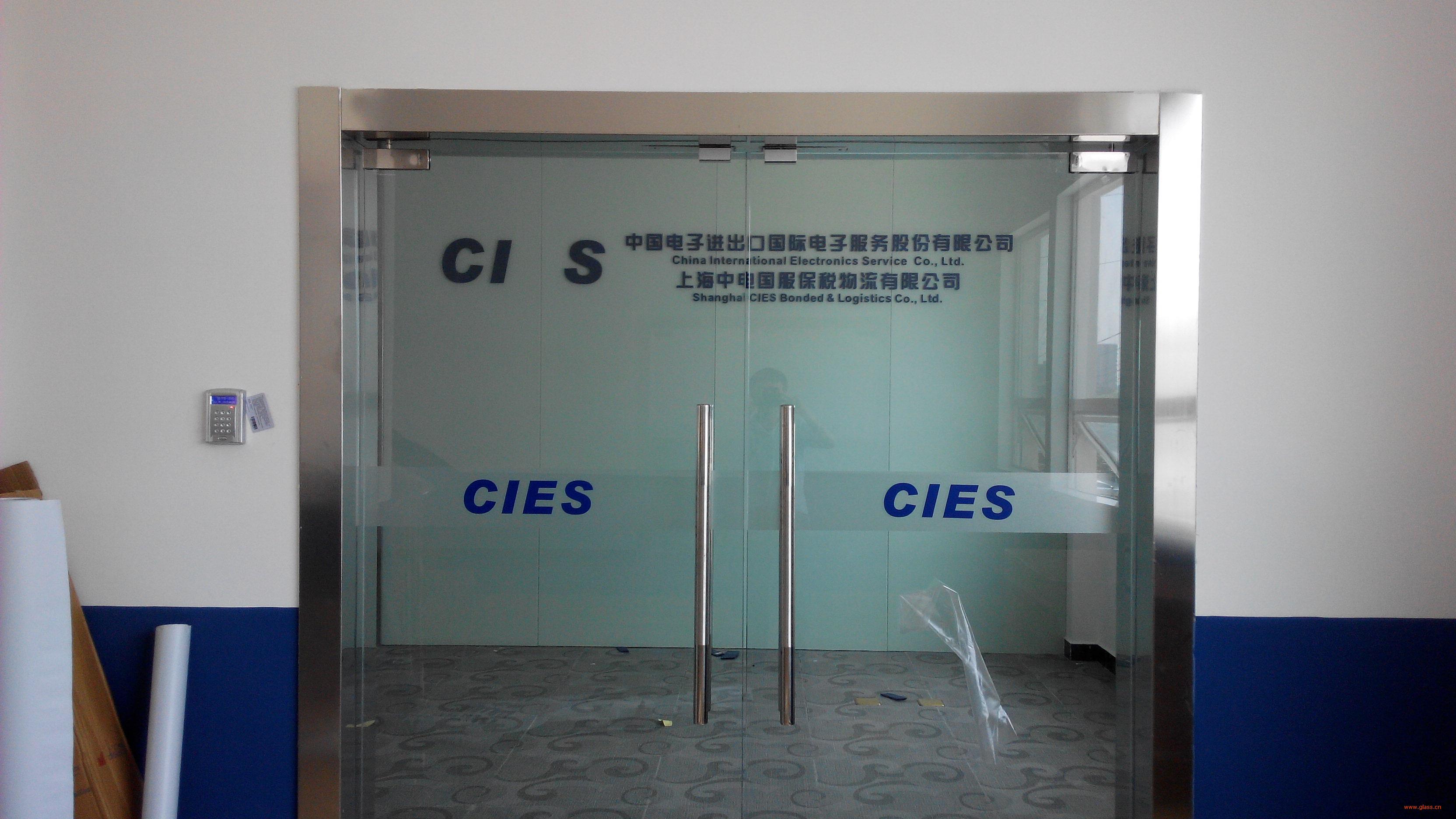 上海玻璃门上门维修安装