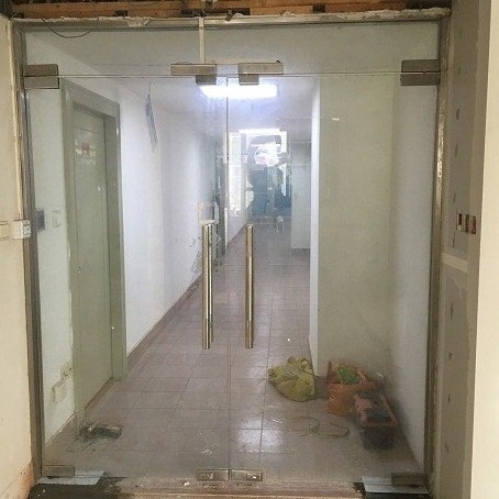 上海虹口区玻璃门安装维修师傅 24小时上门服务