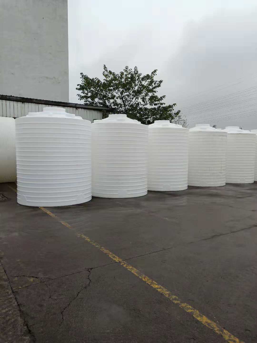 重庆江北区哪里有10立方容量的塑料大水桶生产厂家