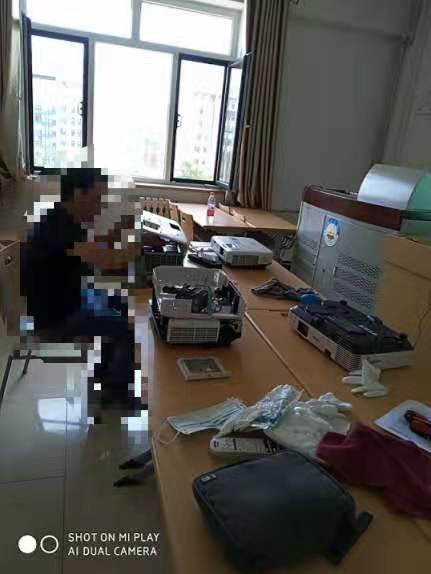 专业安装维修长辛店二中教学投影机设备 电子白板设备