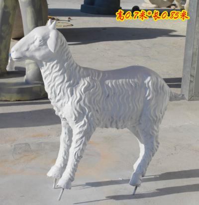 户外绵羊雕塑工厂-玻璃钢绵羊雕塑工厂-绵羊摆件雕塑公司