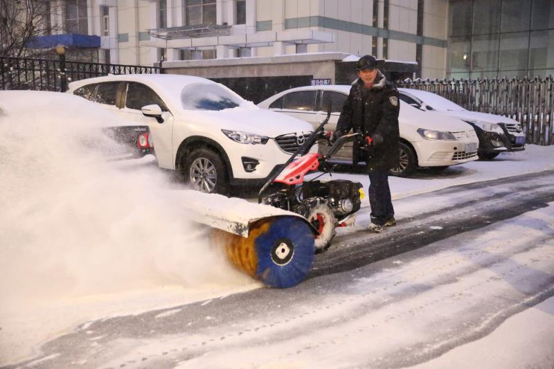 维修扫雪机除雪设备，北京洁娃提供除雪设备