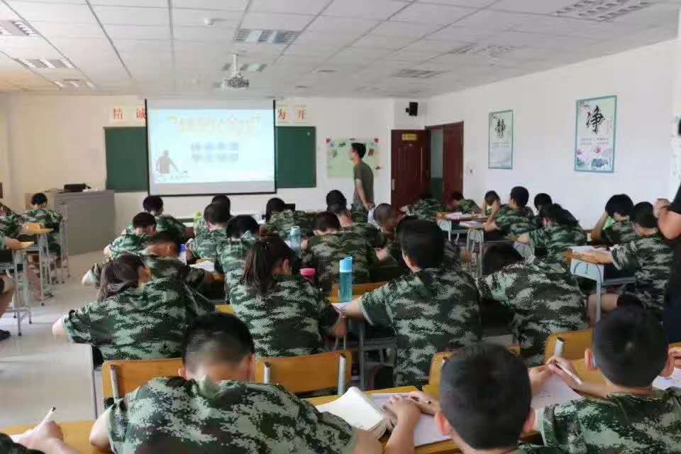 那里有全封闭军事化管理教育教育咨询-内蒙古全封闭军事化改变教育咨询-封闭式军事化管理的中学