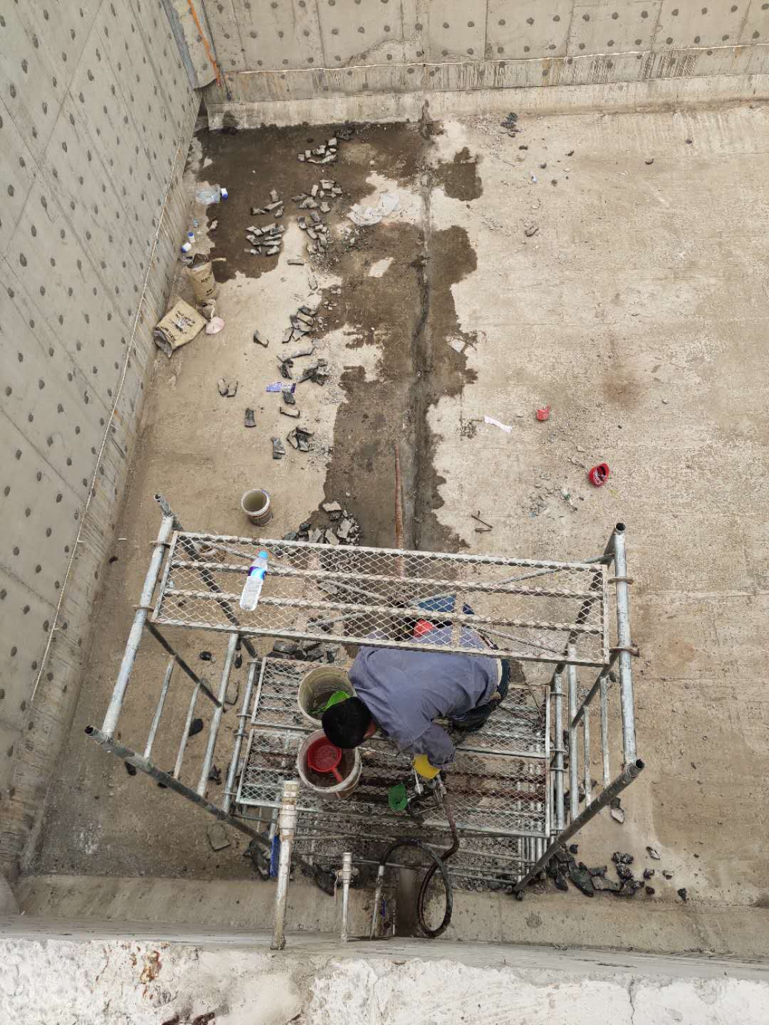徐州地下室地下车库施工缝堵漏后浇带补漏