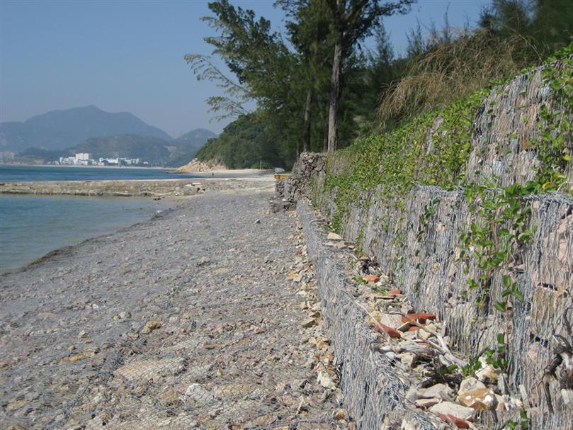 阿勒泰宾格石笼护坡