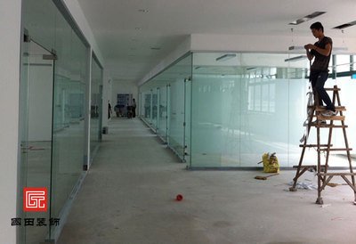 上海闵行专业装修设计公司梅陇办公室装修玻璃隔断