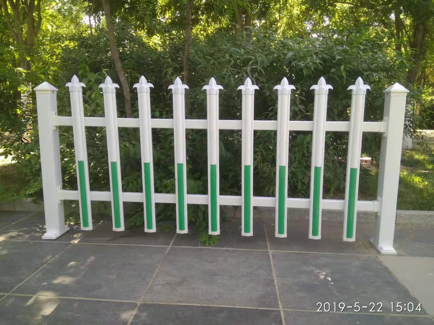 pvc草坪护栏 塑钢围栏 草坪护栏 草地护栏 塑钢护栏 小区护栏 社区护栏
