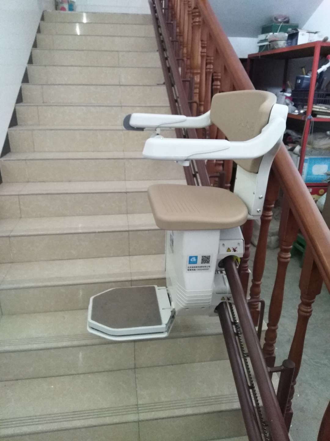 武汉方便老人上下楼老人爬楼机报价 曲线座椅电梯 工艺精良 性能优异