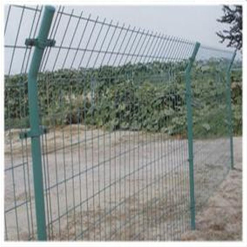 双边丝护栏网马路隔离护栏草坪隔离防护网—昌熙网业