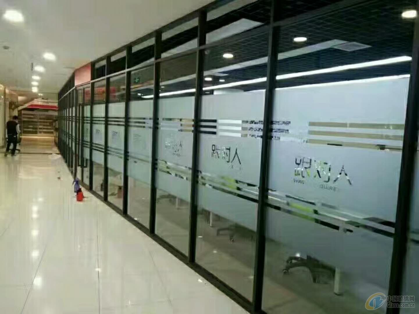 深圳南山办公室玻璃贴膜 专业安装制作一站式服务
