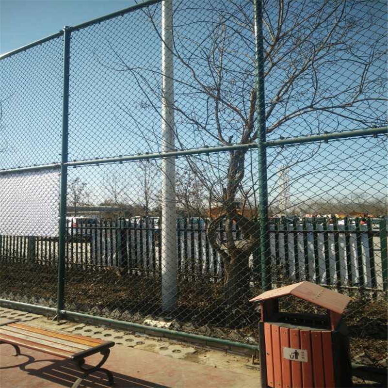 护栏网勾花网组合式安全护栏篮球场围栏立柱