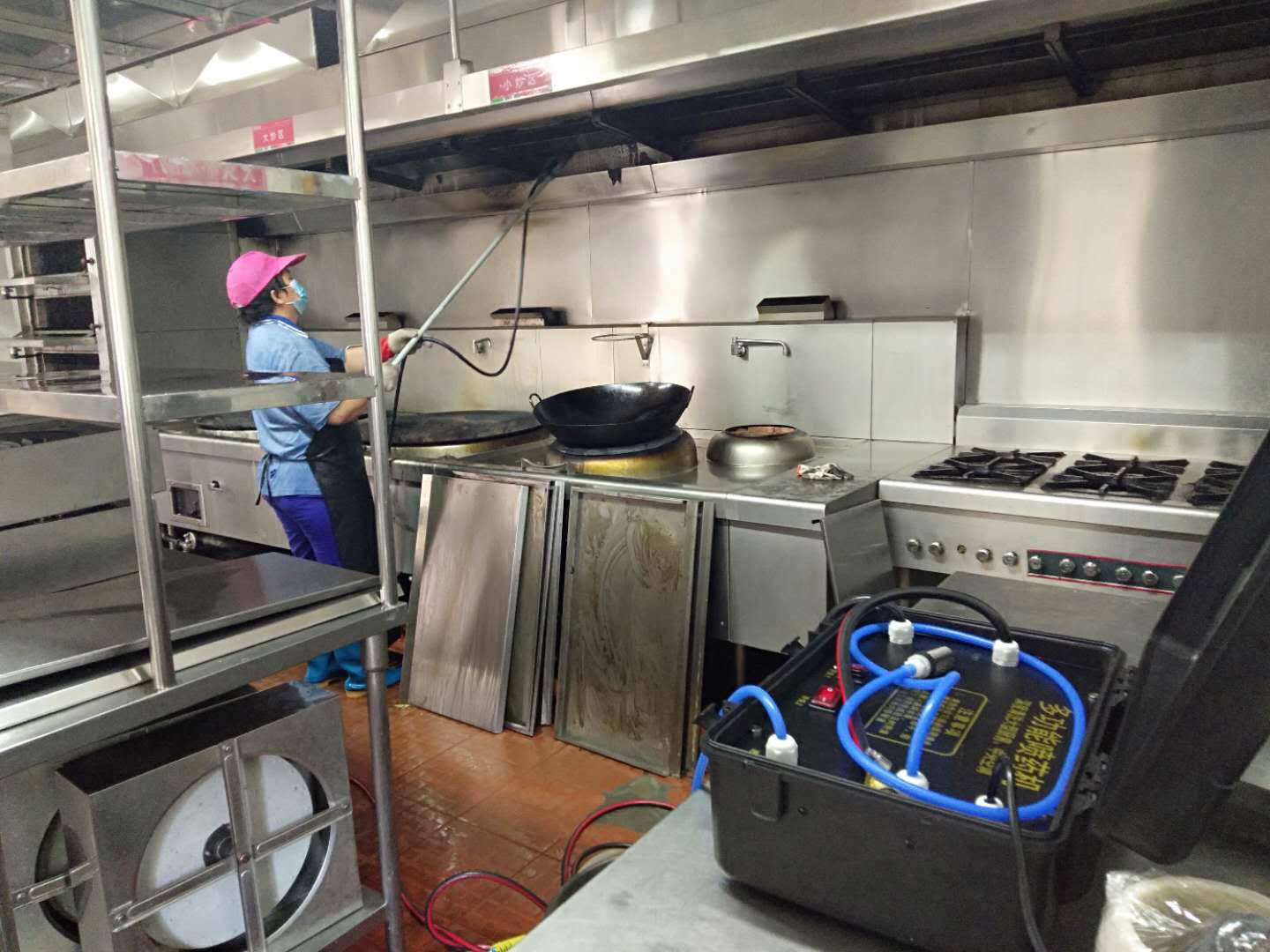 龙岗服务好的厨房清洗 深圳市创佳景清洁服务有限公司
