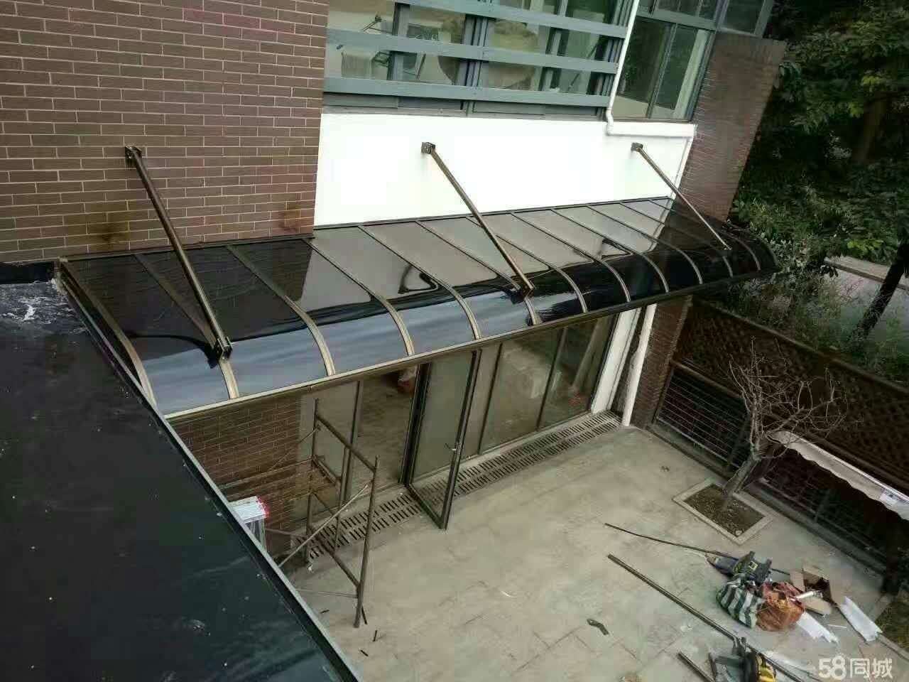 中山别墅露台铝合金耐力板雨棚定制安装