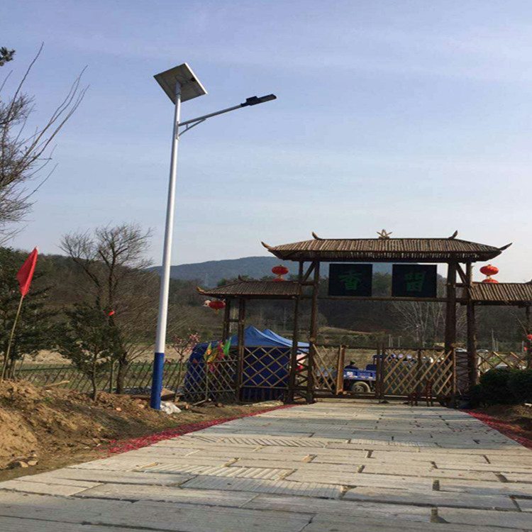 农村道路改造道路亮化选用太阳能路灯