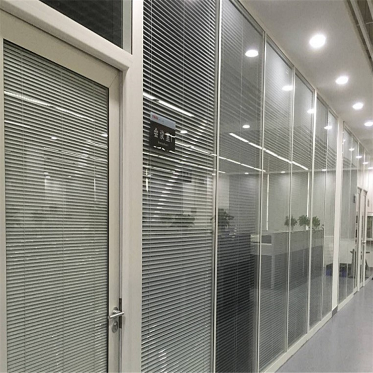 新闻：深圳办公室玻璃隔断多少钱一平方