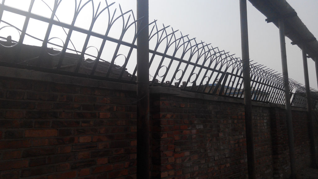 天津塘沽铁艺护栏围墙护栏道路隔离栏加工制作工厂