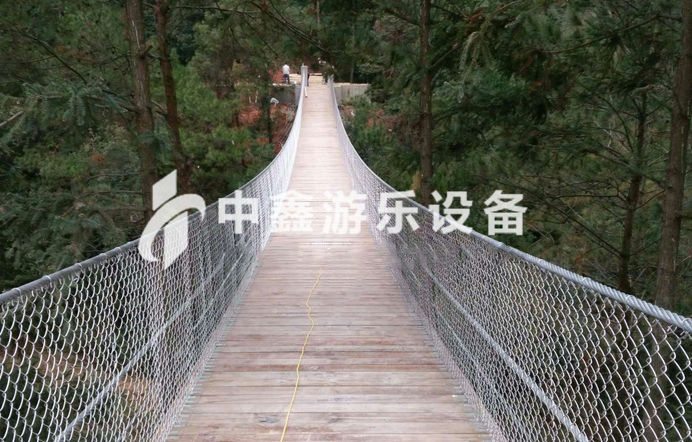 苏州玻璃吊桥施工 新乡市中鑫游乐设备供应