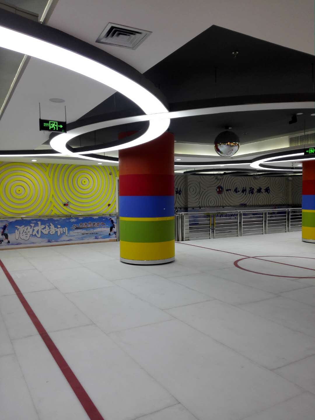 武汉冰雪进校园仿真冰场人造滑冰场|人造滑冰场