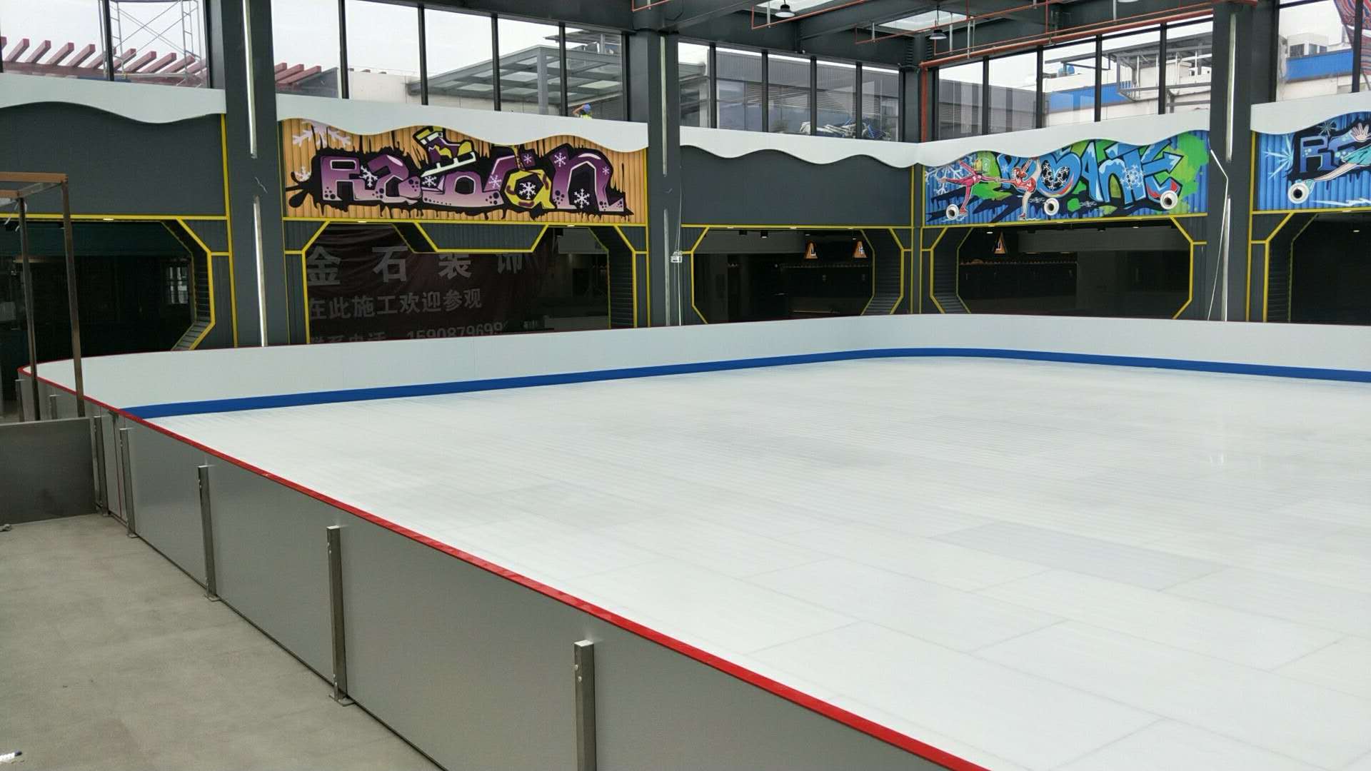 可移动滑冰场厂家-上海冰雪进校园仿真冰租赁