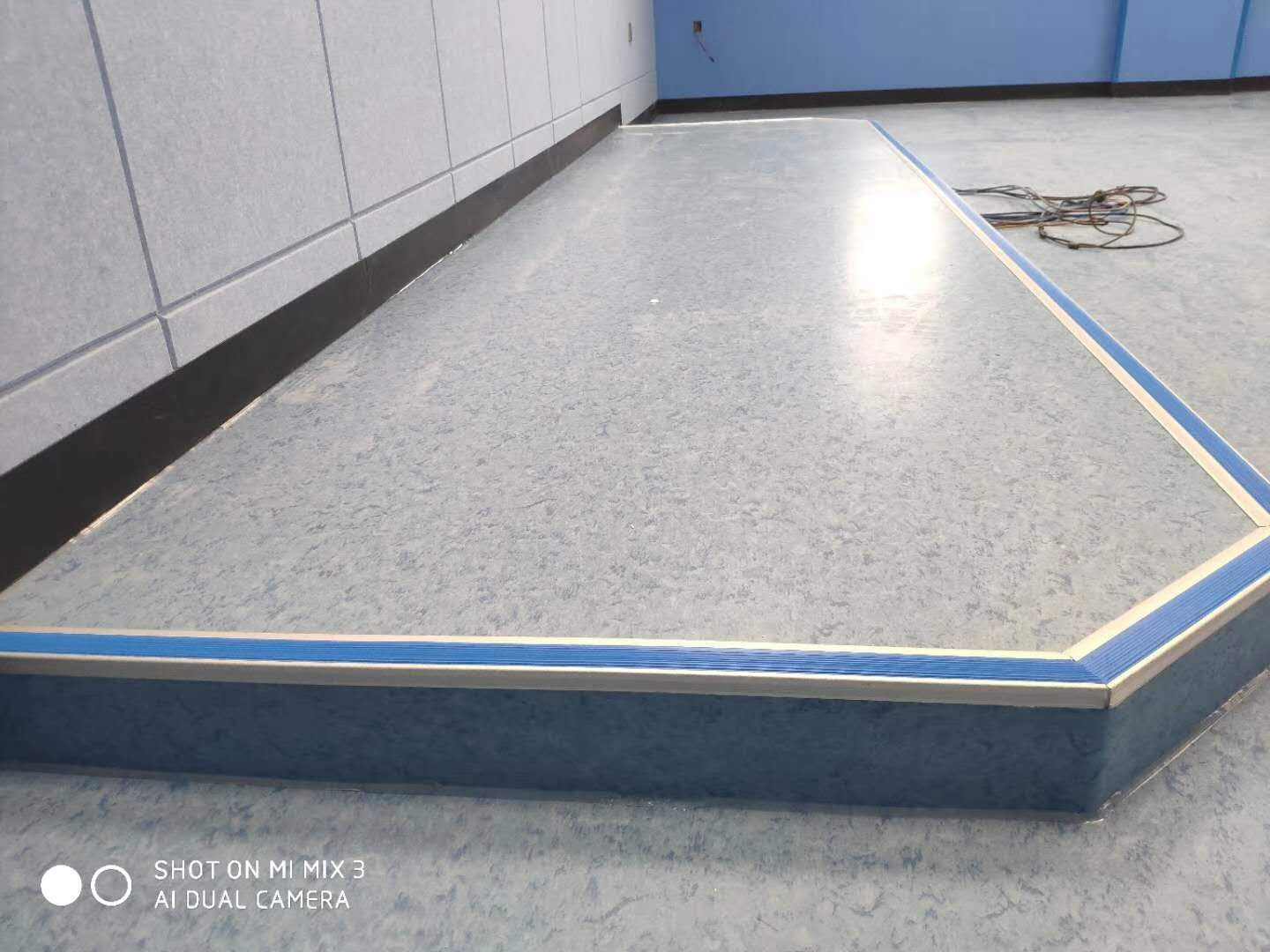 同质透心PVC塑胶地板施工价格
