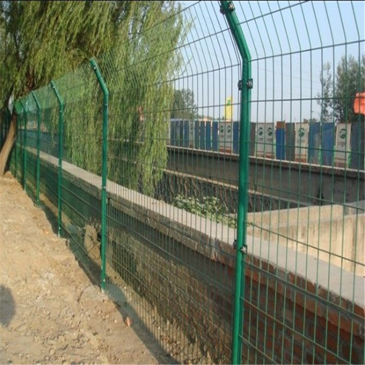 家用养殖围栏网养殖网 双边丝铁丝圈地家用养殖网公路防护网