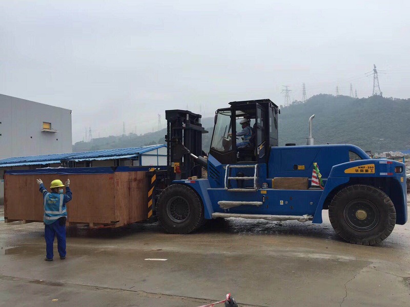 重庆25吨叉车制造商