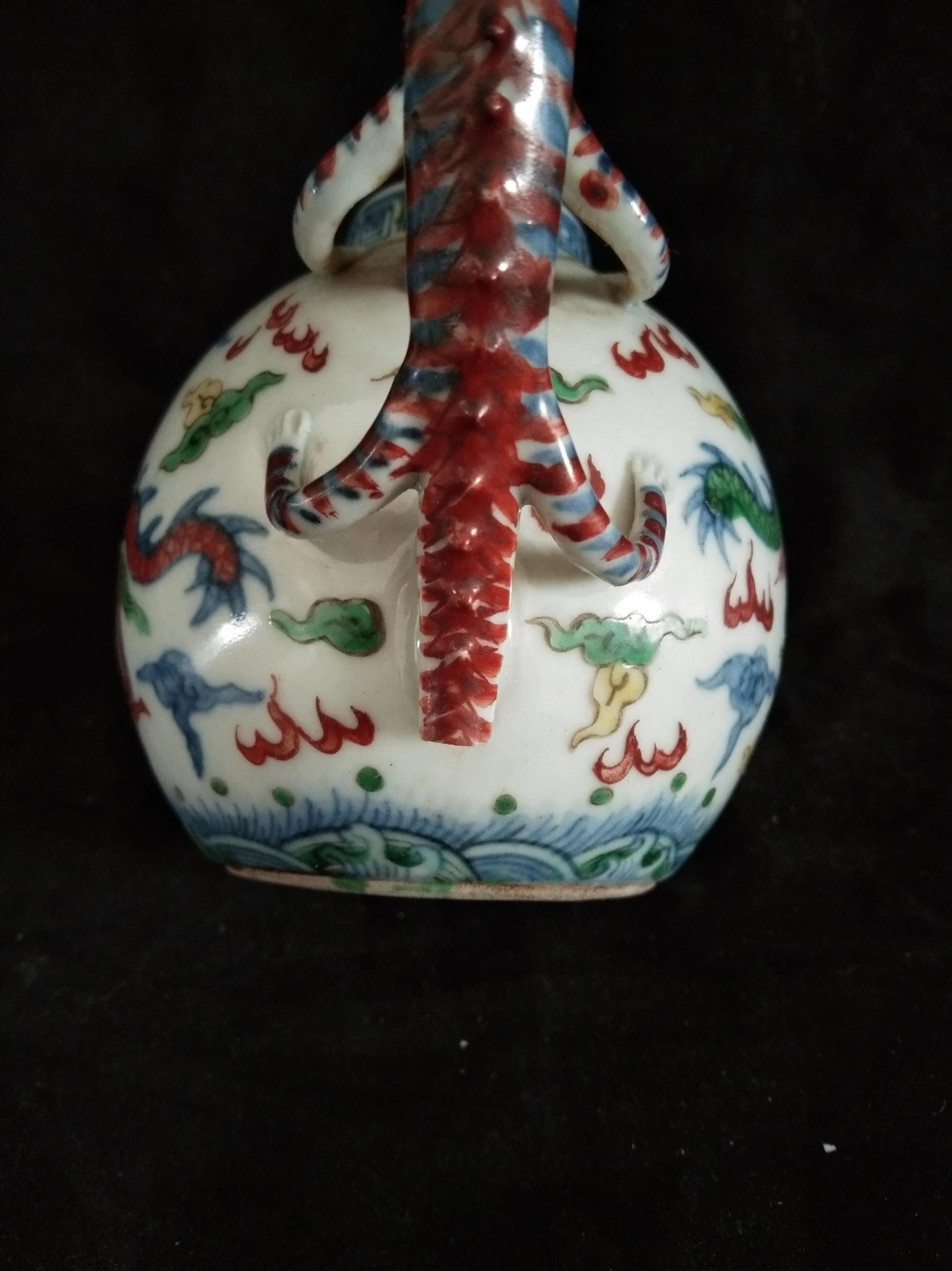 常州古董陶瓷修复之茶壶龙纹形纹龙把无痕修复