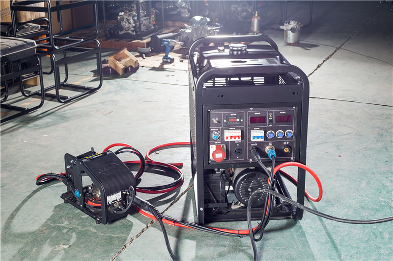考察指导250A二保焊发电电焊机施工应急工程维修