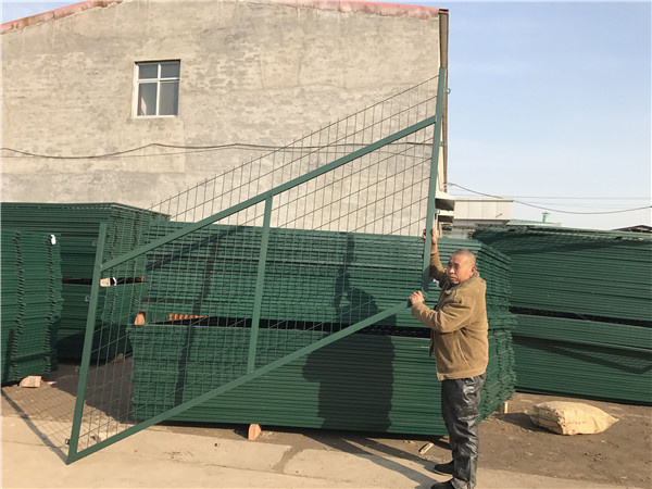高铁防护栅栏_宁夏铁路围栏网生产厂家