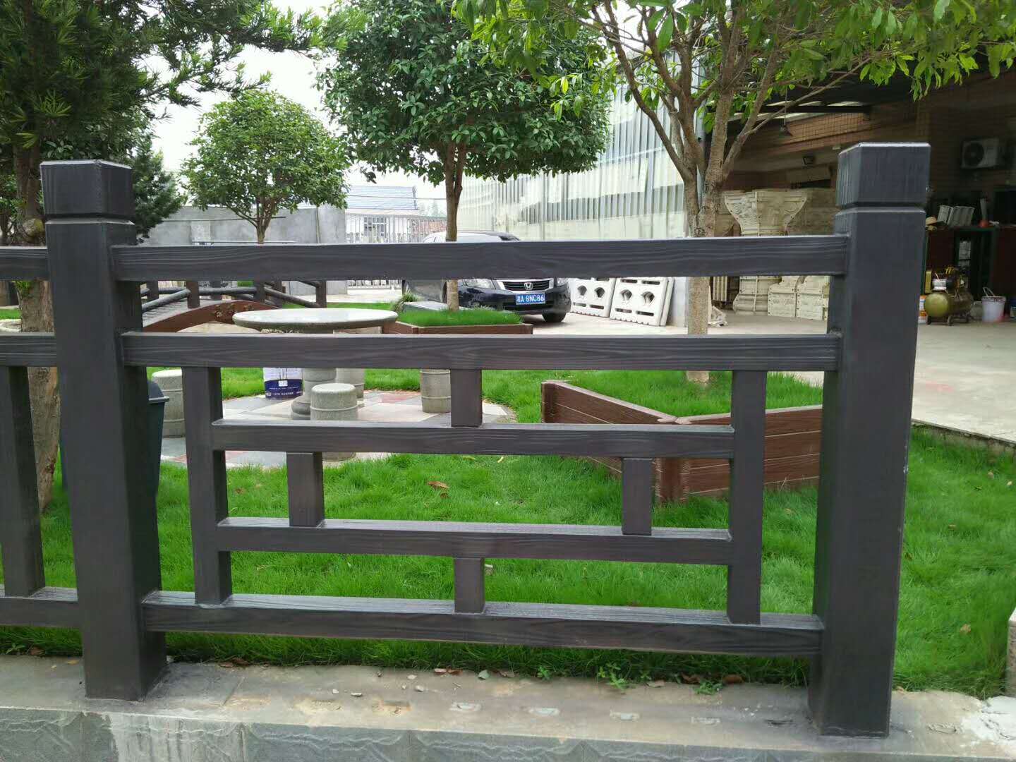 浙江景区仿木栏杆施工公司|河道仿木护栏制作过程