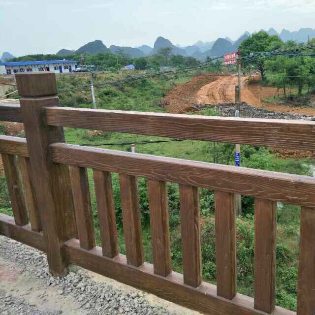 西宁河道木护栏 西宁河道木护栏生产厂家生产能稳定