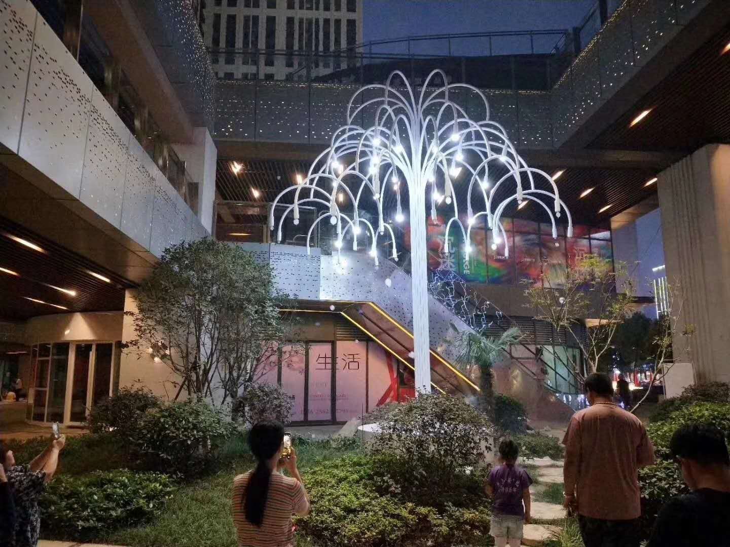 互动景观艺术装置烟泡树 巨型扭蛋机厂家出租定制蘑菇树