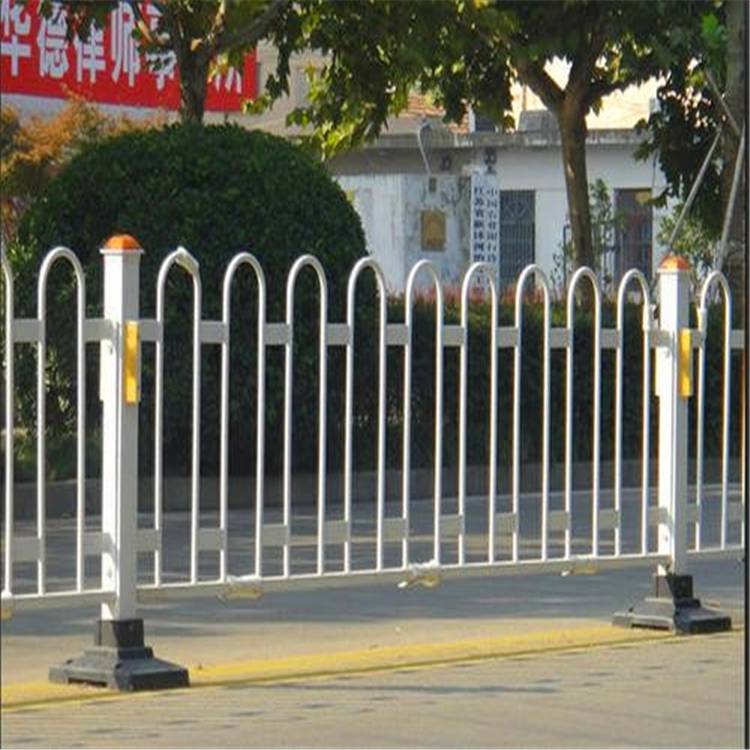 佛山*护栏厂家/广州甲型隔离栏热销/肇庆人行道栏杆