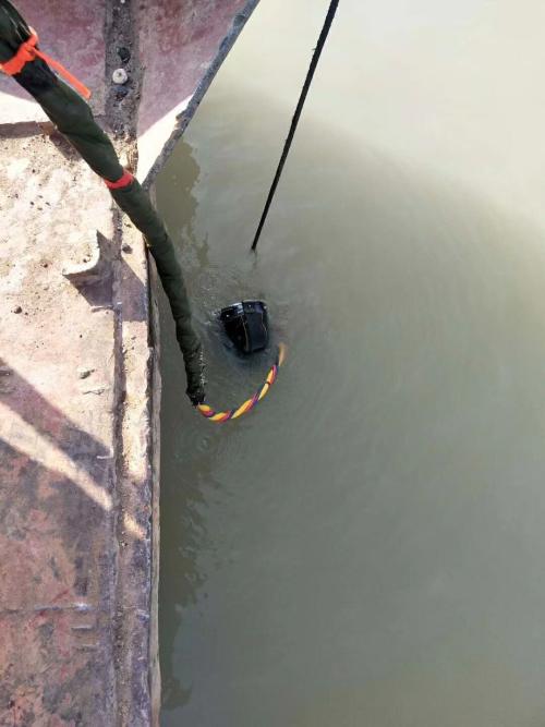 水下打捞 维修 安装 电焊 切割 堵漏 摄像 检测 沉船打捞 桩锤打捞