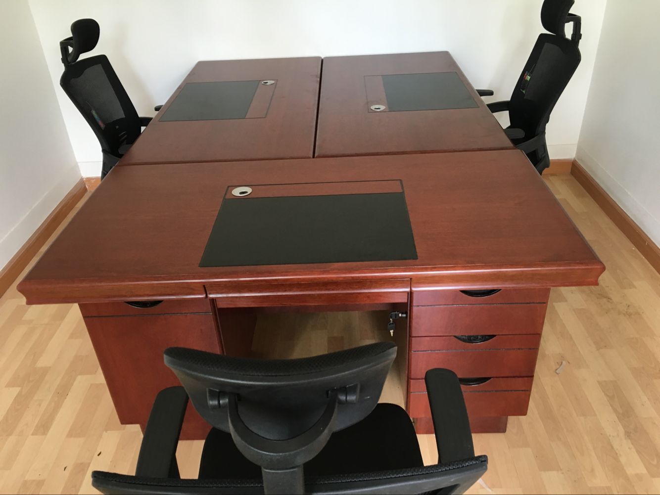 文山办公桌规格尺寸 员工桌