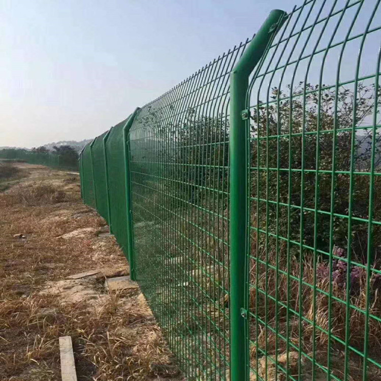 厂家直销1.8*3米双边丝护栏网 圈地护栏网