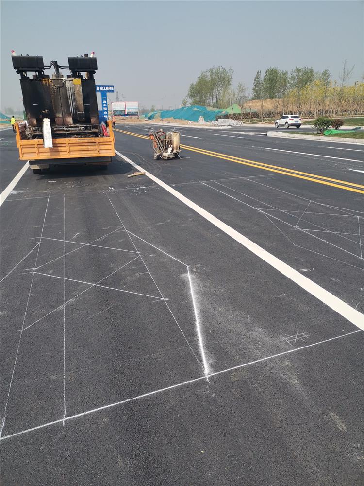 鹤壁**道路道路车位划线工程_划停车位线_提供紧急停车带